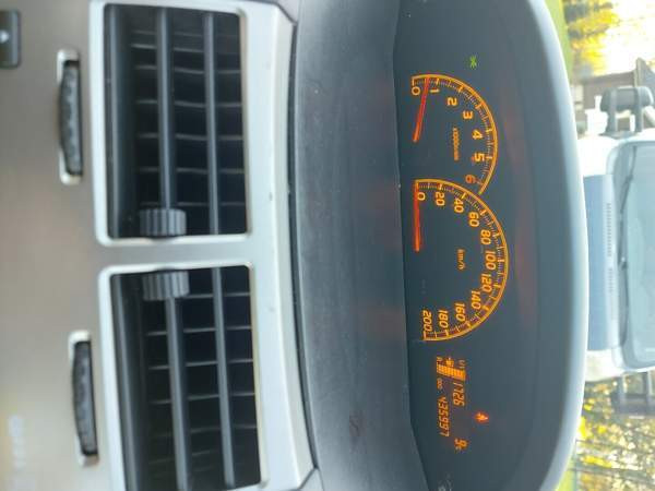 Toyota Yaris Luga – foto 8