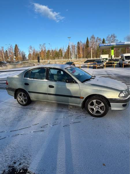 Toyota Avensis Kuopio - valokuva 4
