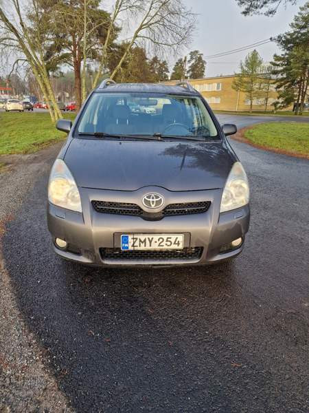 Toyota Corolla Verso Ylöjärvi - valokuva 1