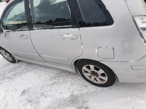 Suzuki Liana Kittilä – foto 6