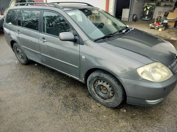 Toyota Corolla Ловийса - изображение 3