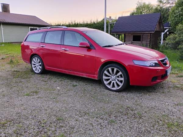 Honda Accord Punkalaidun - valokuva 1