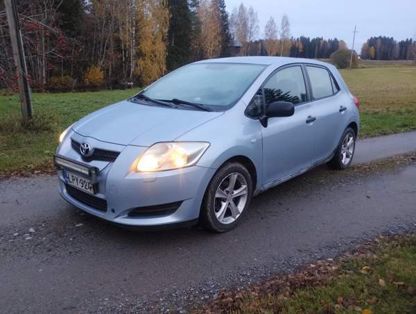 Toyota Auris Laihia - valokuva 1