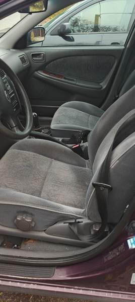 Toyota Avensis Luga - valokuva 3