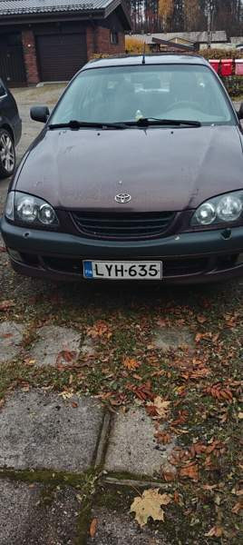 Toyota Avensis Luga - valokuva 5