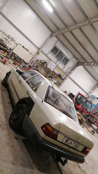 Mercedes-Benz 200 Rautalampi – foto 3