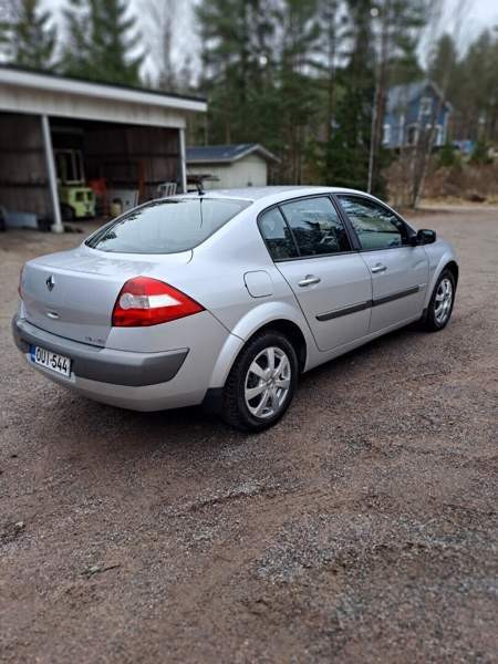 Renault Megane Lieto - valokuva 3