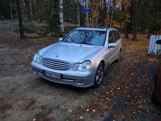 Mercedes-Benz 220 Luga