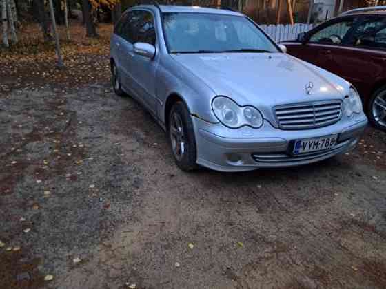 Mercedes-Benz 220 Luga