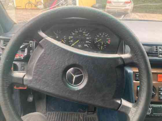 Mercedes-Benz 230 Нурмиярви