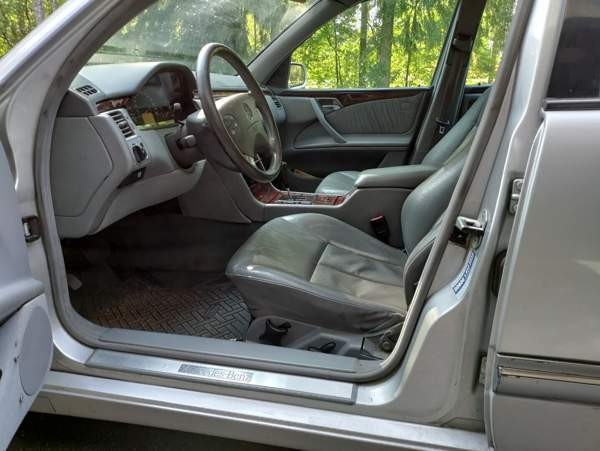 Mercedes-Benz E Alahärmä - изображение 4