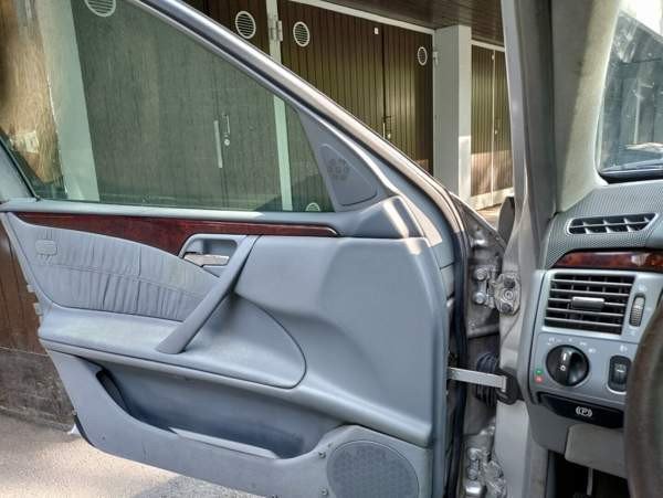 Mercedes-Benz E Alahärmä - изображение 7