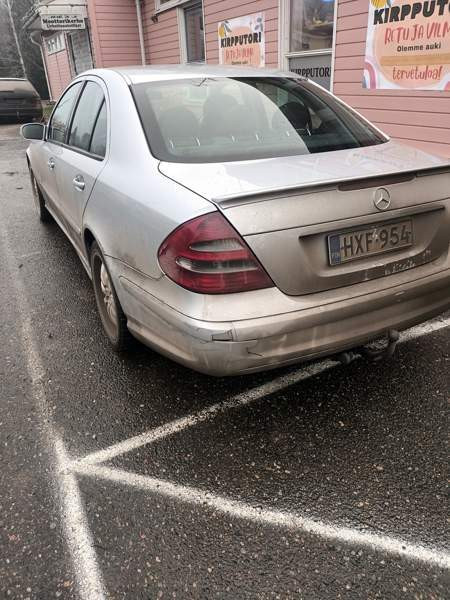 Mercedes-Benz E Punkalaidun - valokuva 7