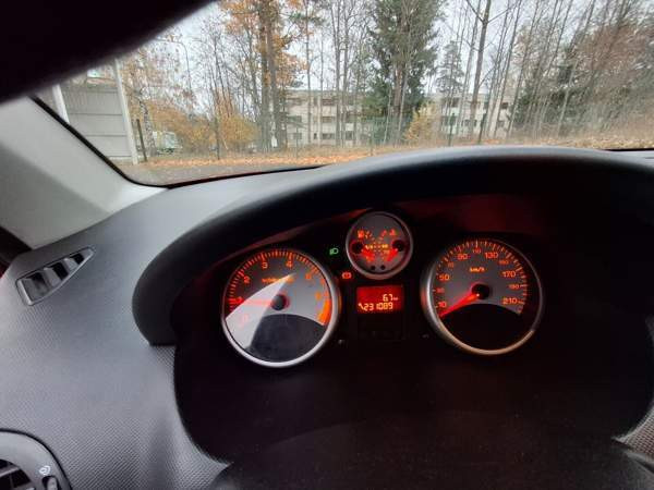 Peugeot 206+ Вантаа - изображение 8