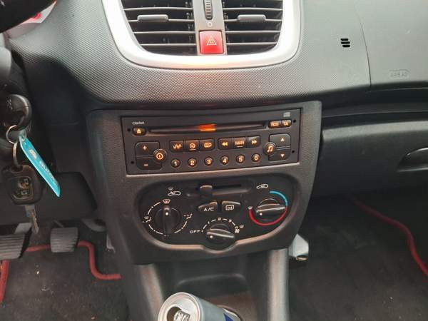 Peugeot 206+ Вантаа - изображение 7