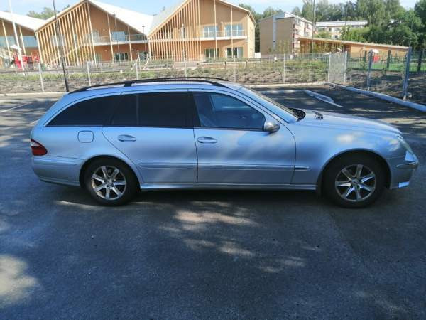 Mercedes-Benz 220 Helsinki - valokuva 1