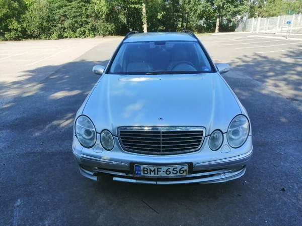 Mercedes-Benz 220 Helsinki - valokuva 4