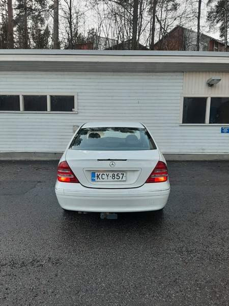 Mercedes-Benz 180 Ювяскюля - изображение 3