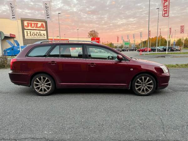 Toyota Avensis Hämeenlinna - valokuva 7