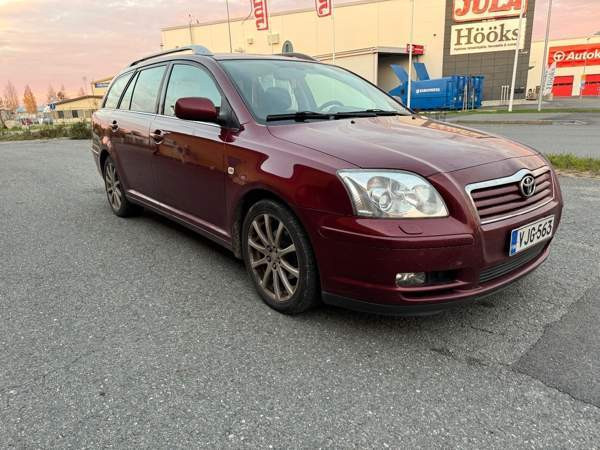 Toyota Avensis Hämeenlinna - valokuva 2