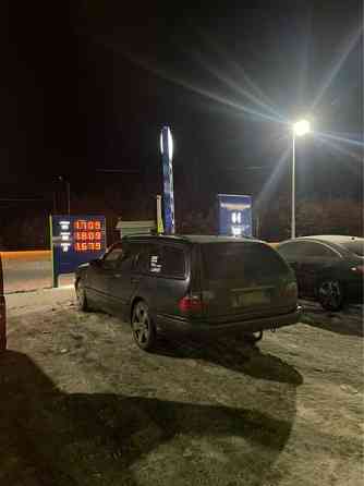 Mercedes-Benz E Haukipudas