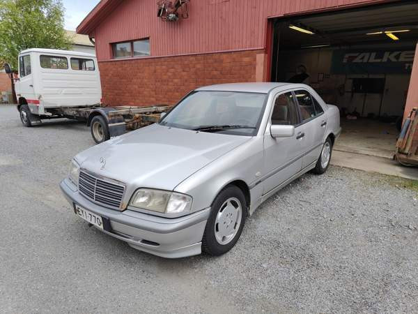 Mercedes-Benz C Tampere - valokuva 1