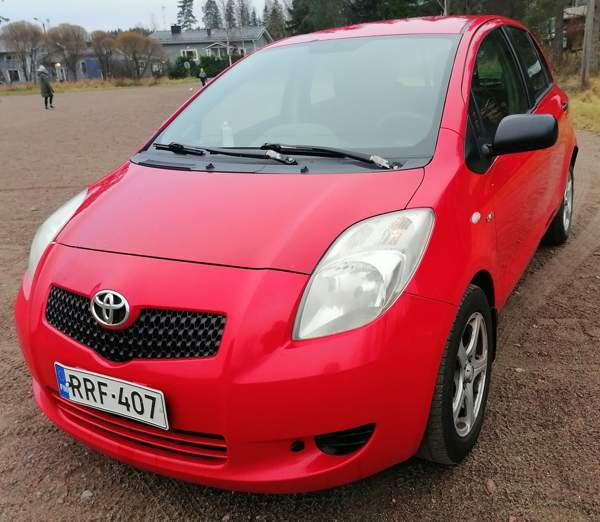 Toyota Yaris Helsinki - valokuva 1
