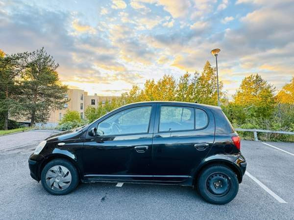 Toyota Yaris Vantaa - valokuva 3