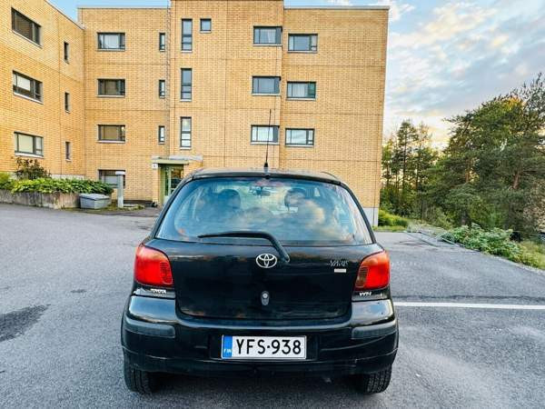 Toyota Yaris Vantaa - valokuva 5