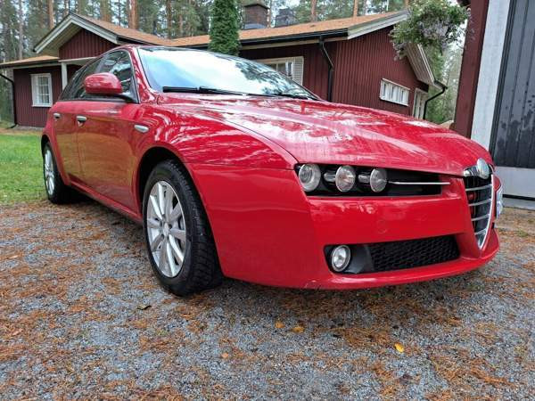 Alfa Romeo 159 Ugleural'skiy - valokuva 2