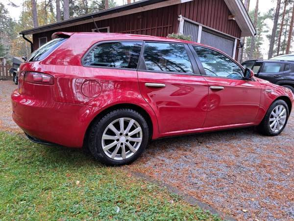 Alfa Romeo 159 Ugleural'skiy - valokuva 4