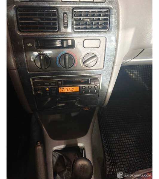 Toyota Avensis Luga - valokuva 8