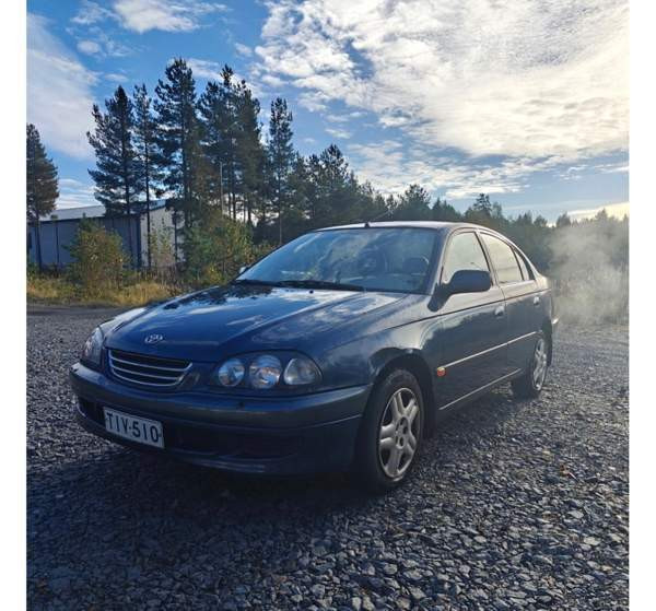 Toyota Avensis Luga - valokuva 2