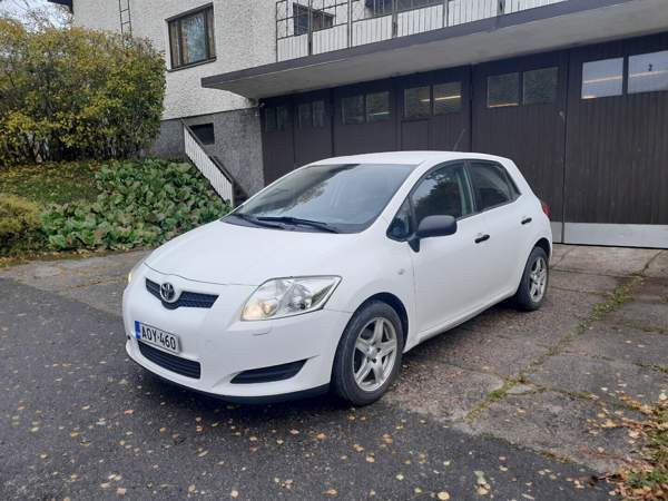 Toyota Auris Глебычево - изображение 1