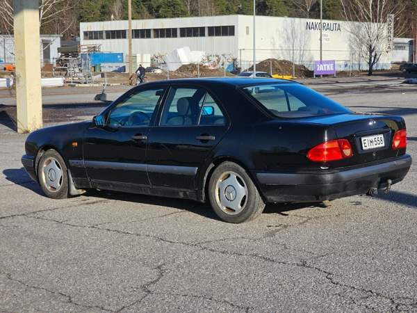 Mercedes-Benz E Турткуль - изображение 7