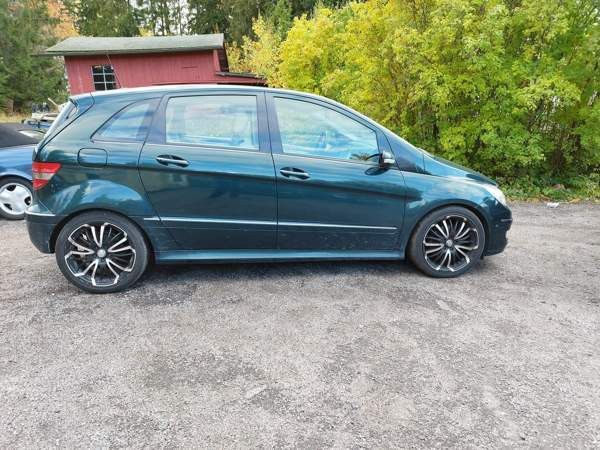 Mercedes-Benz 200 Вихти - изображение 3