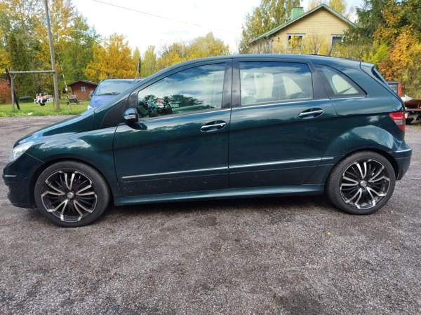 Mercedes-Benz 200 Вихти - изображение 5