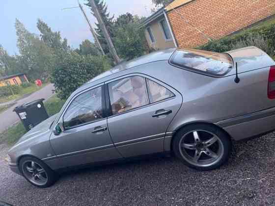 Mercedes-Benz 250 Askola