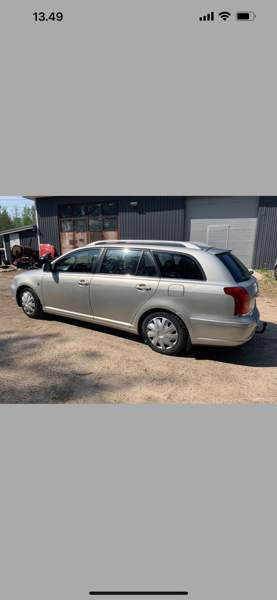 Toyota Avensis Каарина - изображение 3