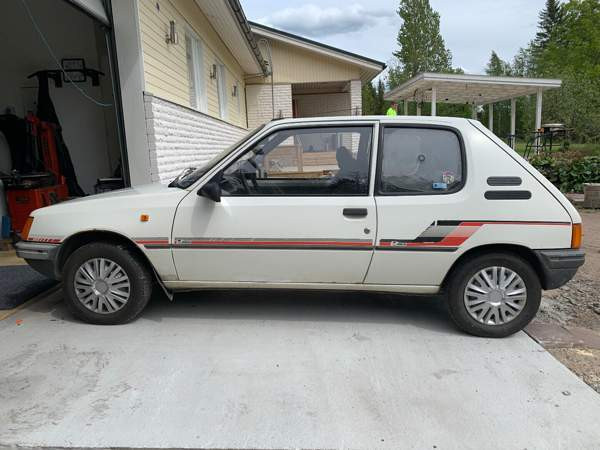 Peugeot 205 Macau - photo 3