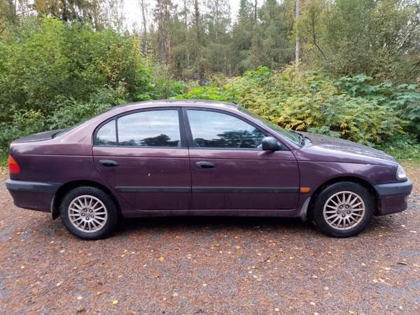 Toyota Avensis Jyväskylä - valokuva 6