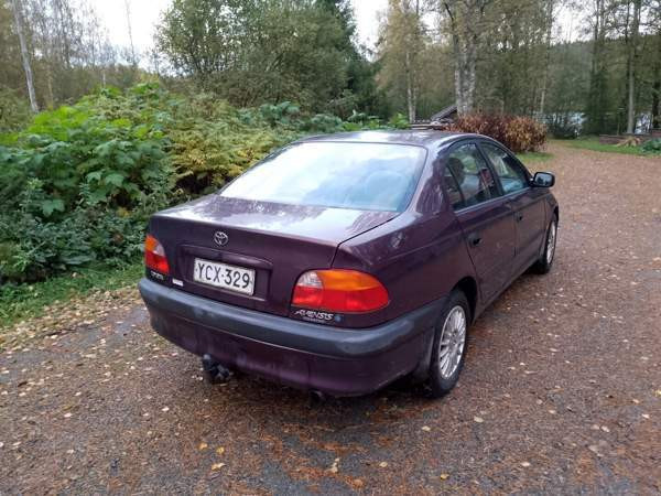 Toyota Avensis Jyväskylä - valokuva 3