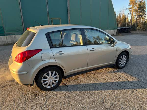 Nissan Tiida Sodankylä - valokuva 2