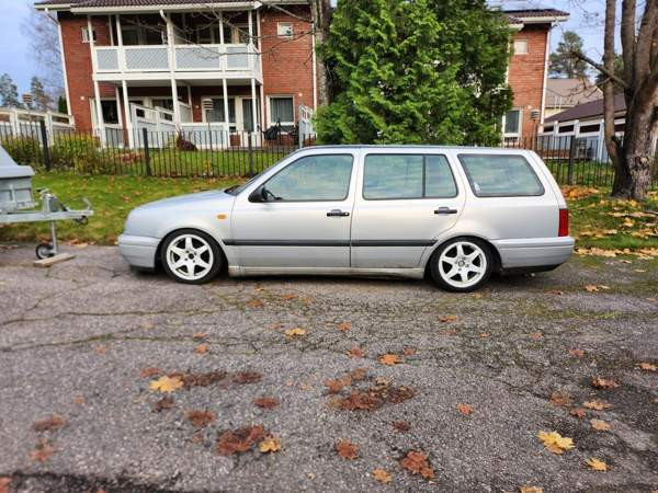 Volkswagen Golf Хювинкяя - изображение 3