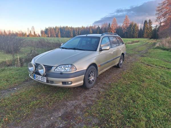 Toyota Avensis Vesanto - valokuva 1
