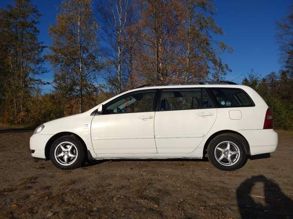 Toyota Corolla Kuopio - valokuva 3