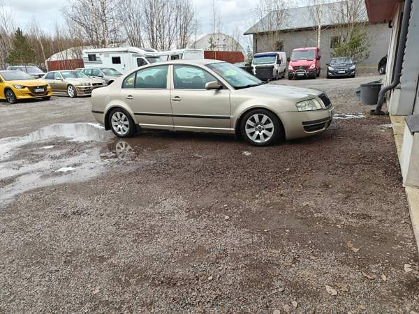 Skoda Superb Hyvinkää - valokuva 5