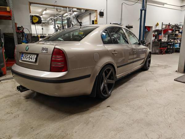Skoda Superb Hyvinkää - valokuva 3