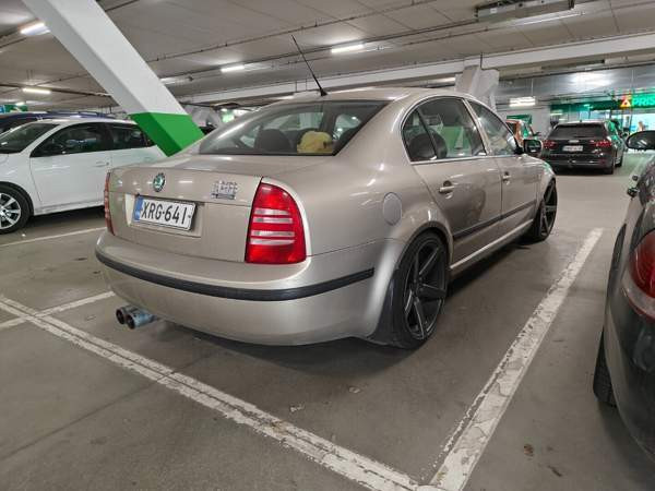 Skoda Superb Hyvinkää - valokuva 8