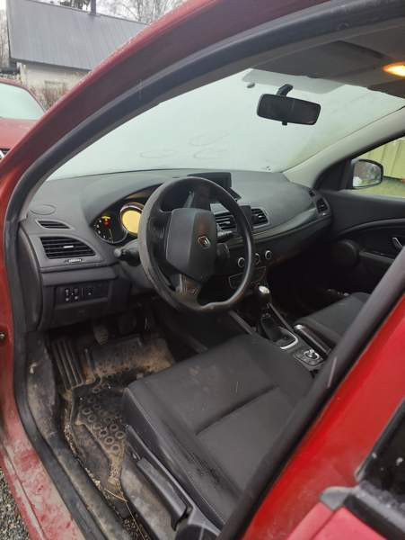 Renault Megane Lohja - valokuva 4